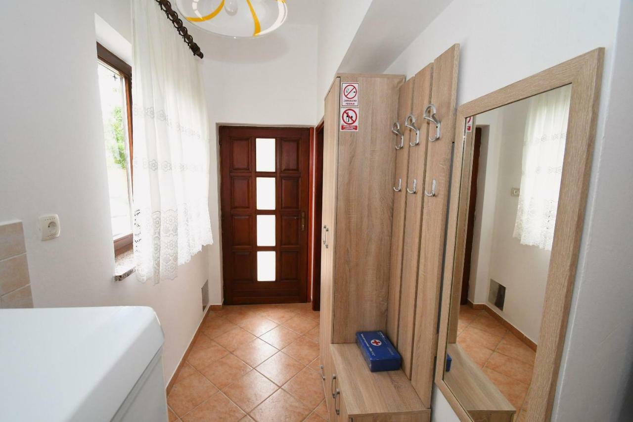 Studio Apartman Kris Marinici (Primorsko-Goranska) Exterior foto