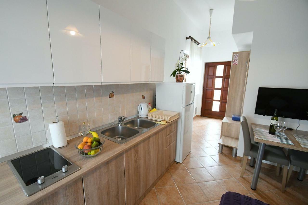 Studio Apartman Kris Marinici (Primorsko-Goranska) Exterior foto