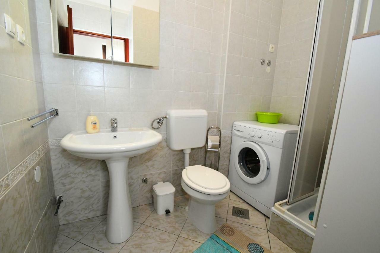 Studio Apartman Kris Marinici (Primorsko-Goranska) Exterior foto